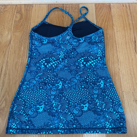 Lululemon workout top - Picture 2 of 2
